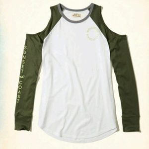 [Hollister] cold shoulder graphic tee